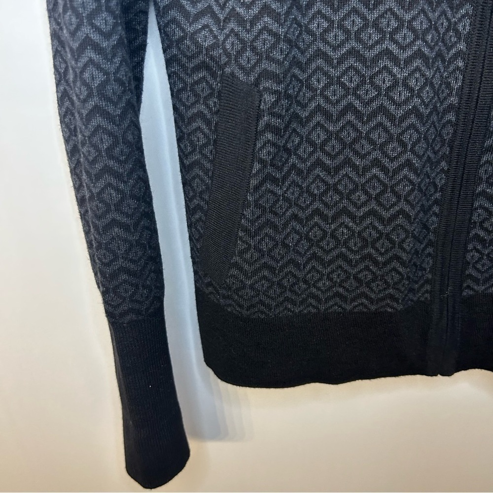 Aspen Women’s Black and Gray Printed Full Zip Cotton Blend Sweater, Size Medium - Picture 3 of 7